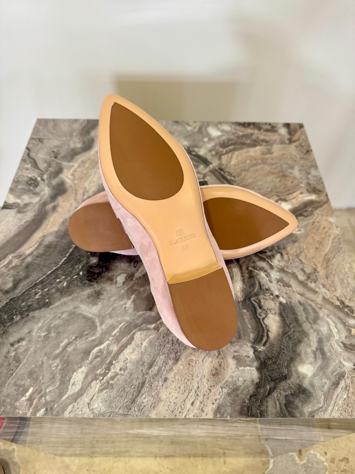 Moderner Slipper mit Fransen von Black Rose