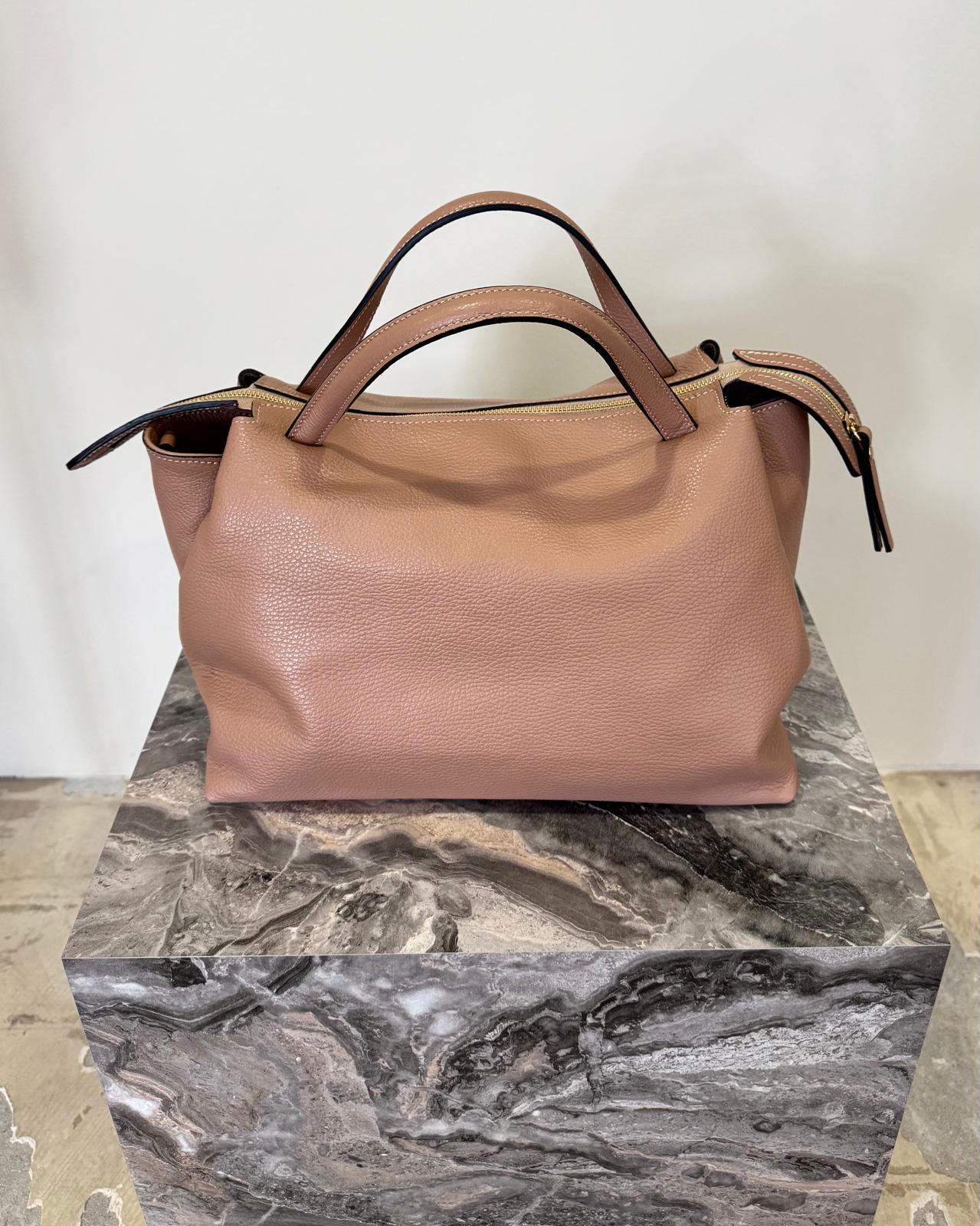 Elegante Leder-Handtasche in nude – Made in Italy