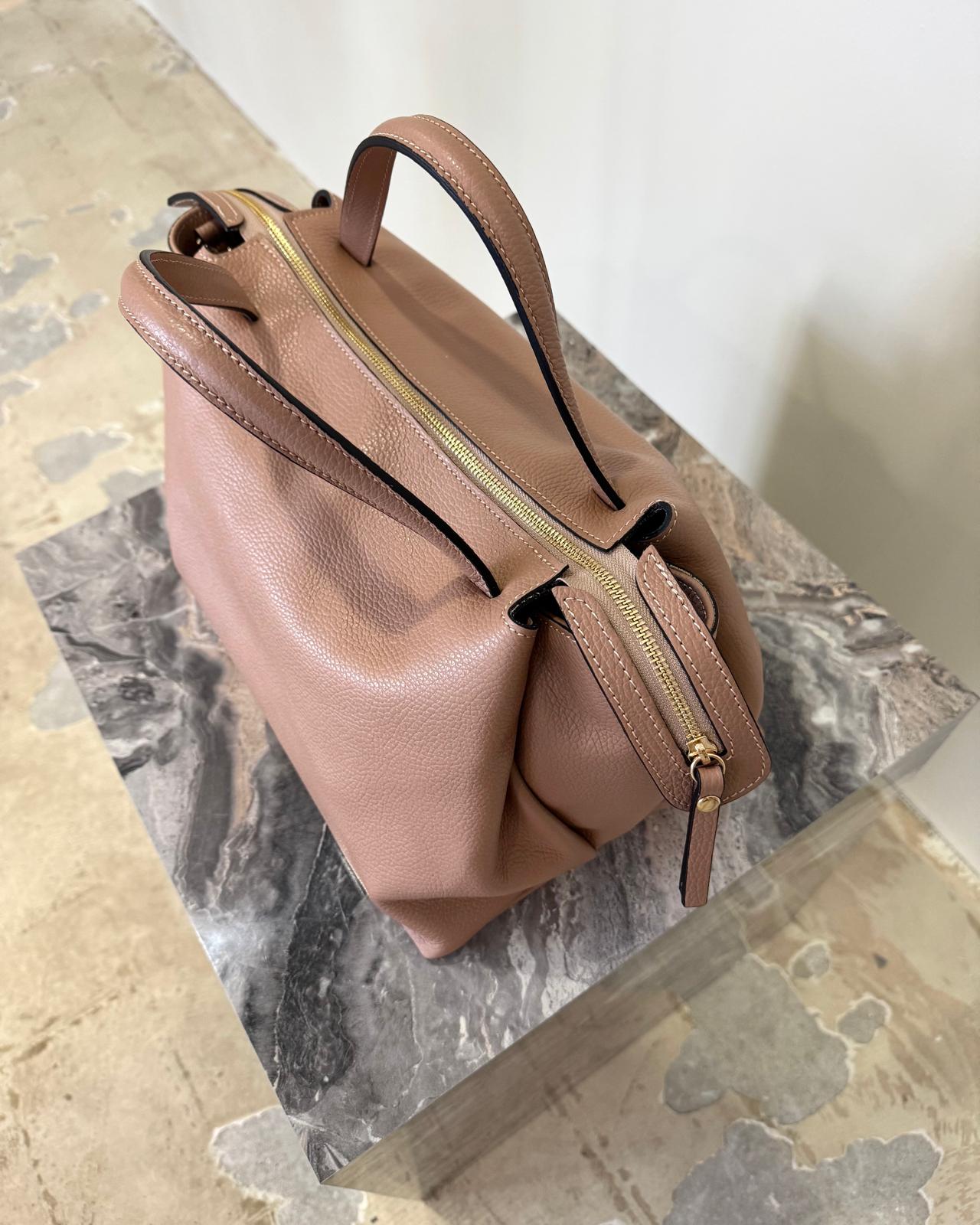 Elegante Leder-Handtasche in nude – Made in Italy