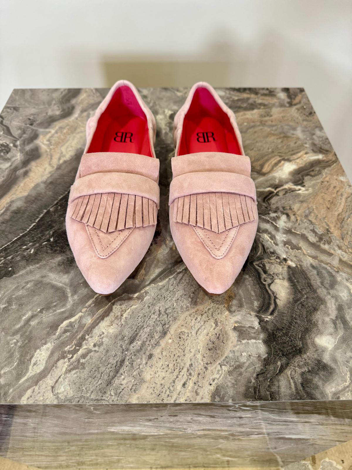 Moderner Slipper mit Fransen von Black Rose